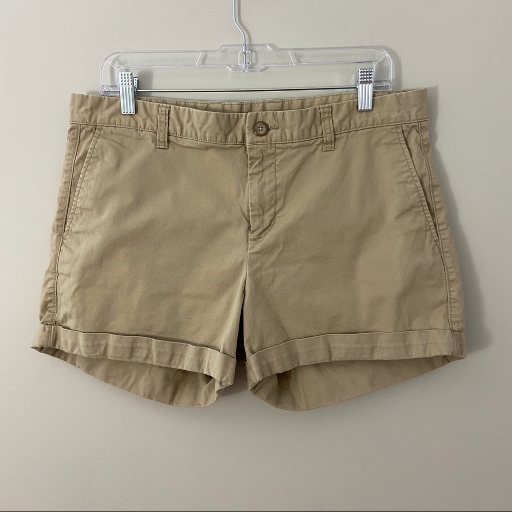 Khakis by Gap Chino Girlfriend Shorts Size 10 Cuffed 4 Inch Stretch Fabric